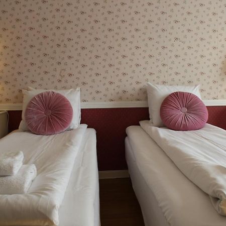 Hotel Pensionat Granparken Norrtälje Extérieur photo