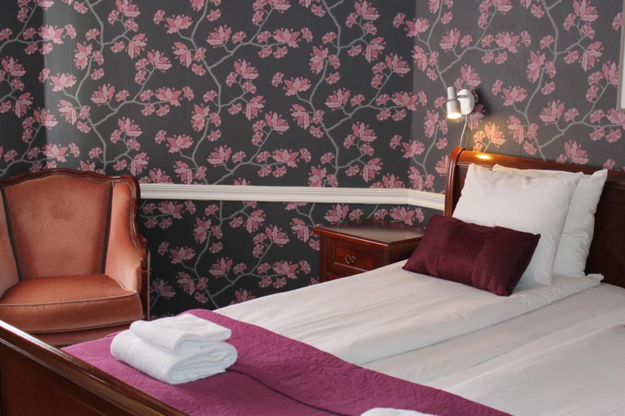 Hotel Pensionat Granparken Norrtälje Extérieur photo
