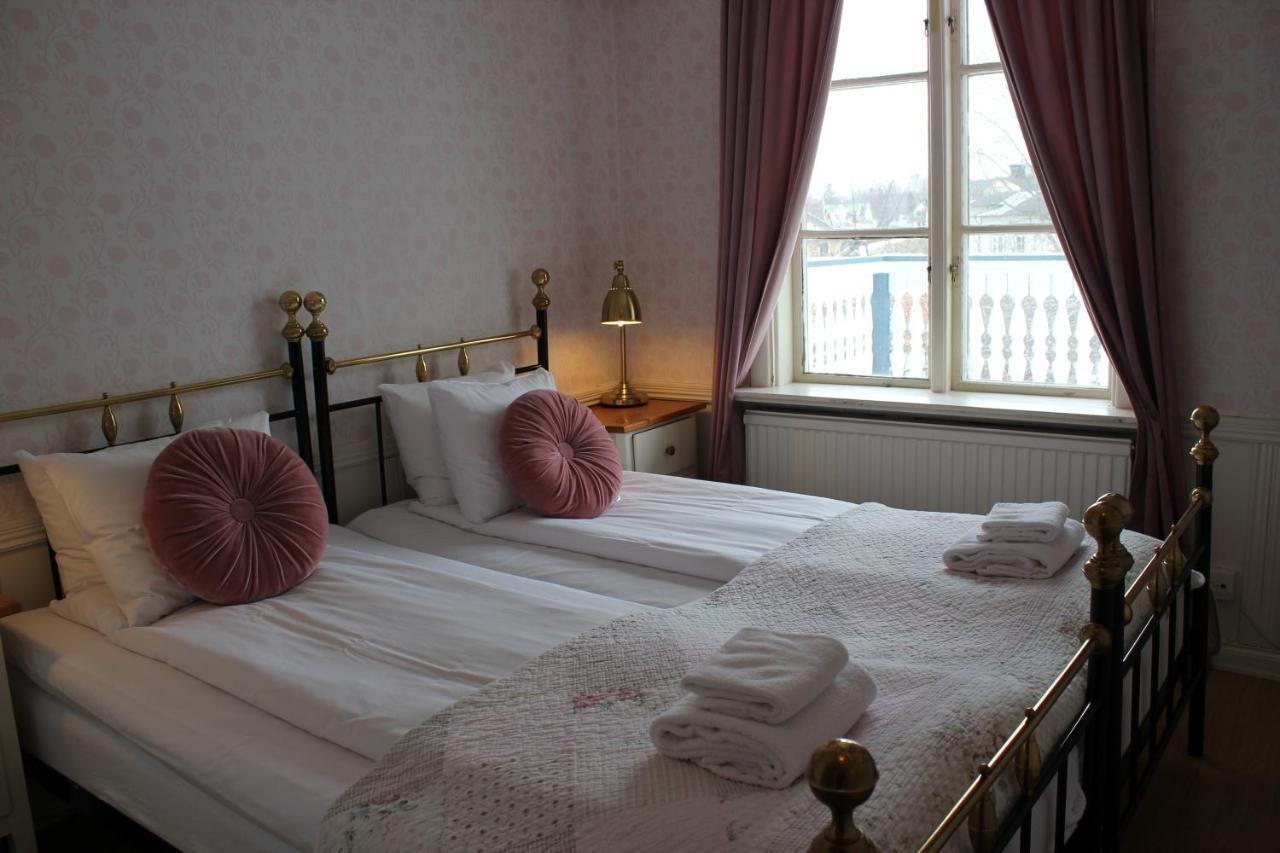 Hotel Pensionat Granparken Norrtälje Extérieur photo