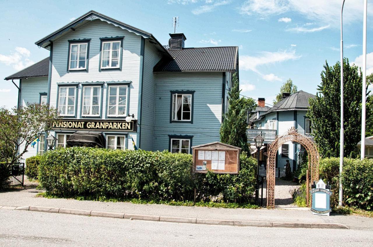 Hotel Pensionat Granparken Norrtälje Extérieur photo