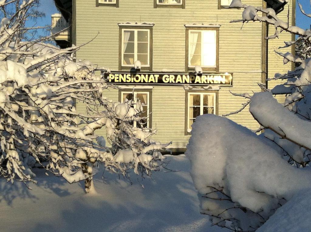 Hotel Pensionat Granparken Norrtälje Extérieur photo