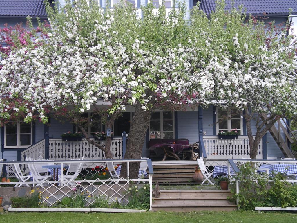 Hotel Pensionat Granparken Norrtälje Extérieur photo