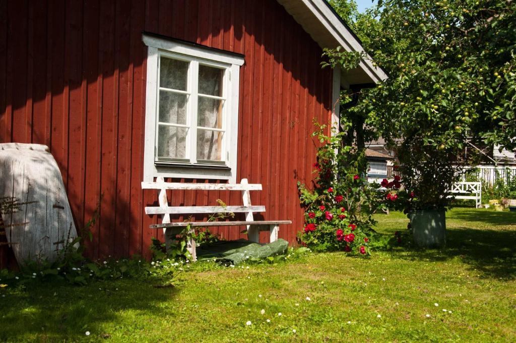 Hotel Pensionat Granparken Norrtälje Extérieur photo