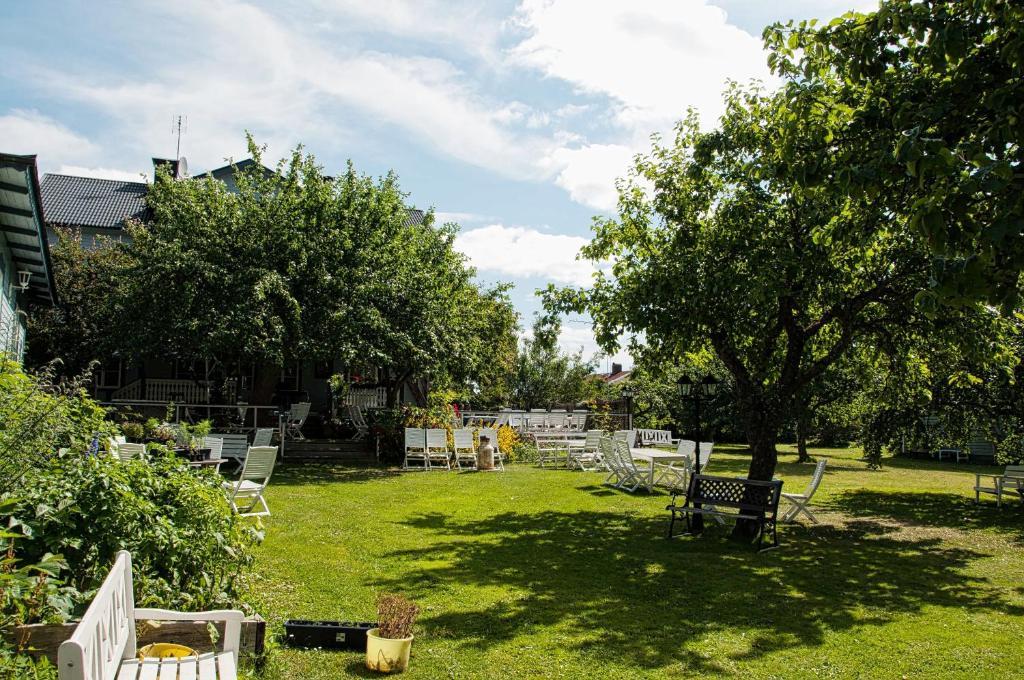 Hotel Pensionat Granparken Norrtälje Extérieur photo