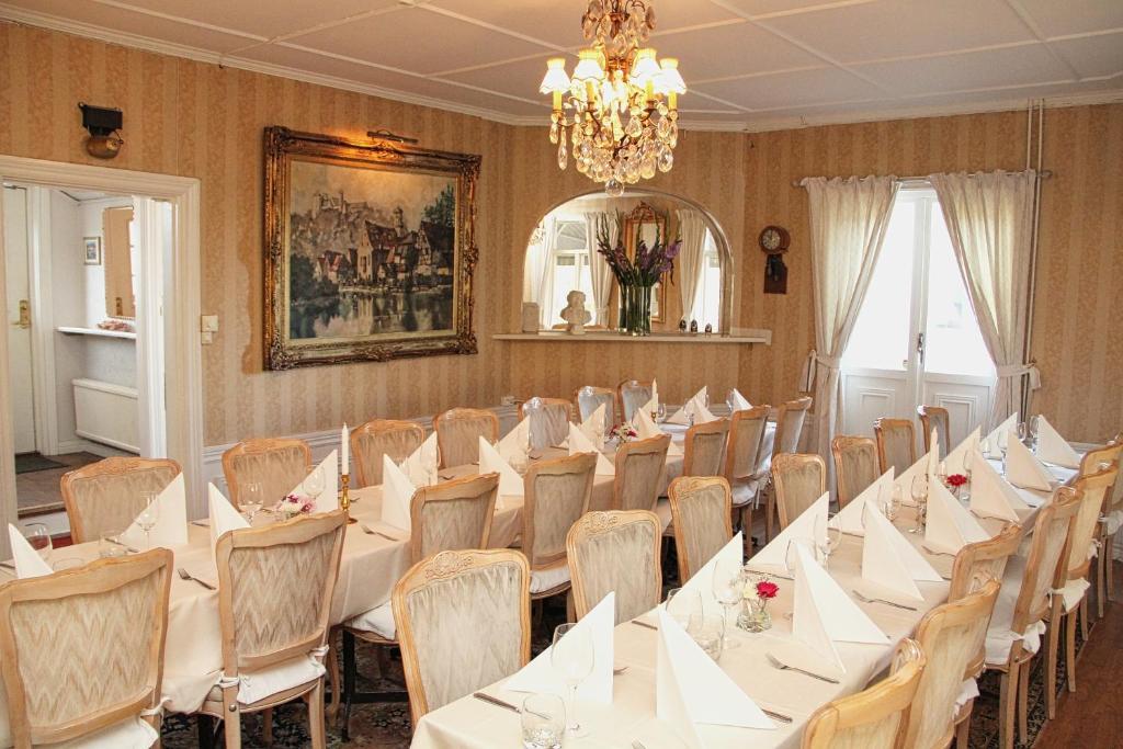 Hotel Pensionat Granparken Norrtälje Extérieur photo
