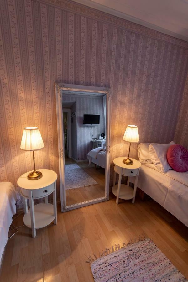 Hotel Pensionat Granparken Norrtälje Extérieur photo