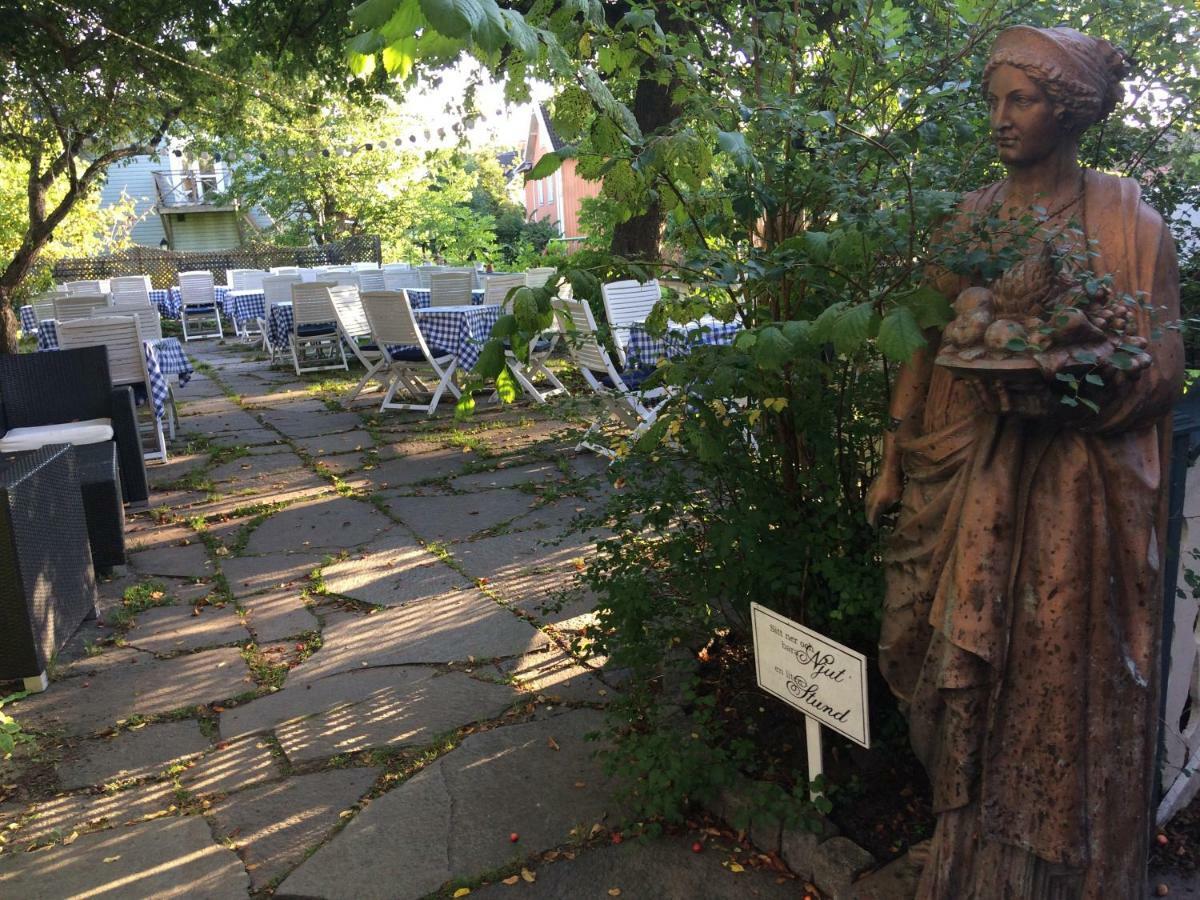 Hotel Pensionat Granparken Norrtälje Extérieur photo
